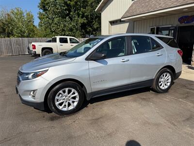 2020 Chevrolet Equinox LS   - Photo 2 - Elkhart, IN 46514