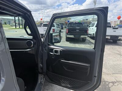 2020 Jeep Gladiator Sport S   - Photo 17 - Elkhart, IN 46514