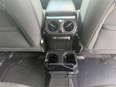2020 Jeep Gladiator Sport S   - Photo 15 - Elkhart, IN 46514