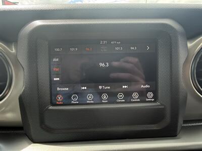 2020 Jeep Gladiator Sport S   - Photo 22 - Elkhart, IN 46514