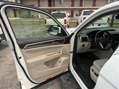 2021 Volkswagen Atlas SE 4Motion - Photo 11 - Elkhart, IN 46514