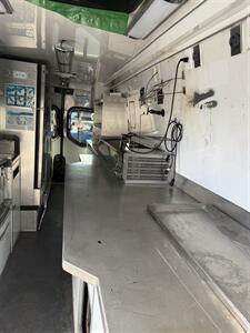 2020 Mercedes-Benz Sprinter 4500 - Photo 16 - Elkhart, IN 46514