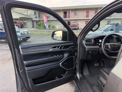 2024 Jeep Wagoneer L Series II - Photo 11 - Elkhart, IN 46514