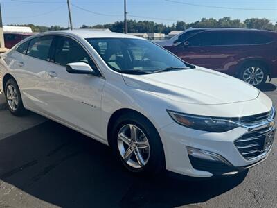 2022 Chevrolet Malibu LS   - Photo 10 - Elkhart, IN 46514