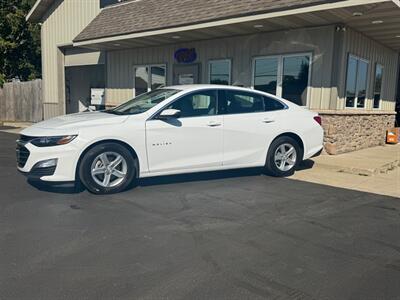 2022 Chevrolet Malibu LS   - Photo 4 - Elkhart, IN 46514