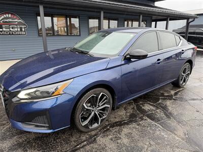 2023 Nissan Altima 2.5 SR - Photo 2 - Elkhart, IN 46514