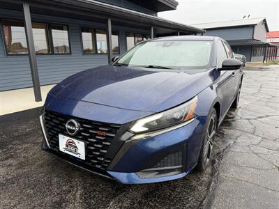 2023 Nissan Altima 2.5 SR - Photo 1 - Elkhart, IN 46514