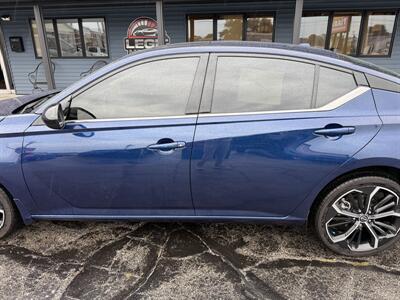 2023 Nissan Altima 2.5 SR - Photo 4 - Elkhart, IN 46514