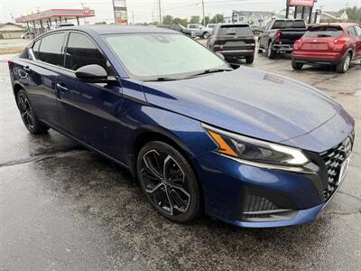 2023 Nissan Altima 2.5 SR - Photo 8 - Elkhart, IN 46514