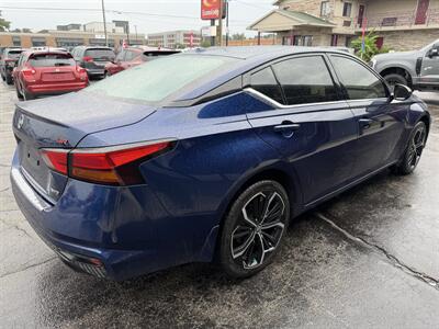 2023 Nissan Altima 2.5 SR - Photo 6 - Elkhart, IN 46514