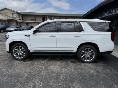 2023 GMC Yukon SLT   - Photo 4 - Elkhart, IN 46514