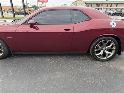 2017 Dodge Challenger R/T - Photo 4 - Elkhart, IN 46514
