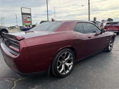 2017 Dodge Challenger R/T - Photo 7 - Elkhart, IN 46514