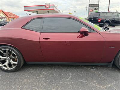2017 Dodge Challenger R/T - Photo 8 - Elkhart, IN 46514
