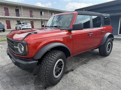 2023 Ford Bronco Big Bend Advanced   - Photo 2 - Elkhart, IN 46514