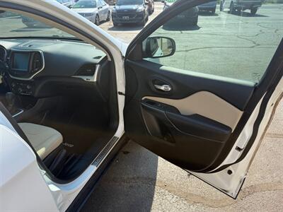 2016 Jeep Cherokee LATITUDE   - Photo 14 - Elkhart, IN 46514