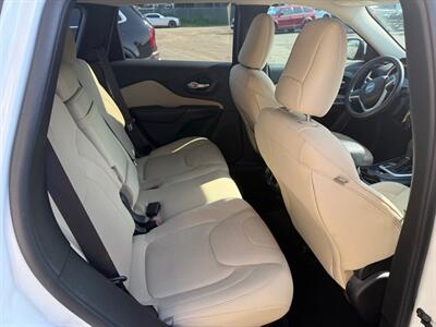 2016 Jeep Cherokee LATITUDE   - Photo 13 - Elkhart, IN 46514