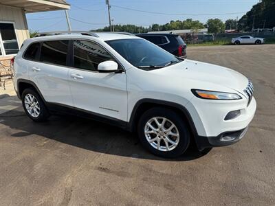 2016 Jeep Cherokee LATITUDE   - Photo 4 - Elkhart, IN 46514