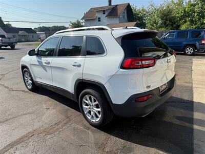 2016 Jeep Cherokee LATITUDE   - Photo 2 - Elkhart, IN 46514