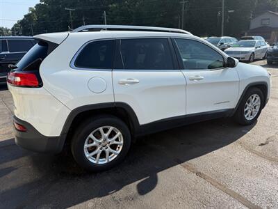2016 Jeep Cherokee LATITUDE   - Photo 5 - Elkhart, IN 46514