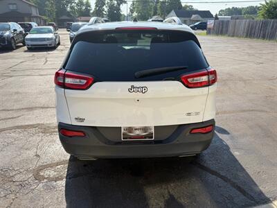 2016 Jeep Cherokee LATITUDE   - Photo 6 - Elkhart, IN 46514