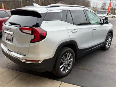 2022 GMC Terrain SLT   - Photo 9 - Elkhart, IN 46514