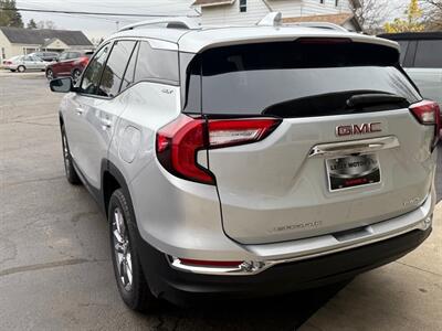 2022 GMC Terrain SLT   - Photo 5 - Elkhart, IN 46514