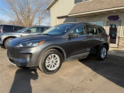 2020 Ford Escape SE   - Photo 2 - Elkhart, IN 46514