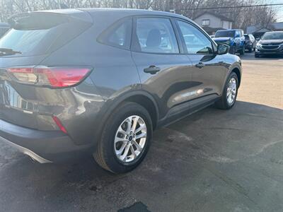 2020 Ford Escape SE   - Photo 9 - Elkhart, IN 46514