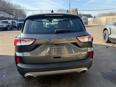 2020 Ford Escape SE   - Photo 7 - Elkhart, IN 46514