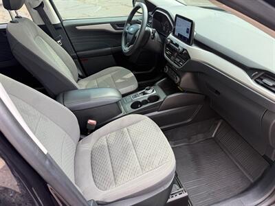 2022 Ford Escape SE   - Photo 14 - Elkhart, IN 46514