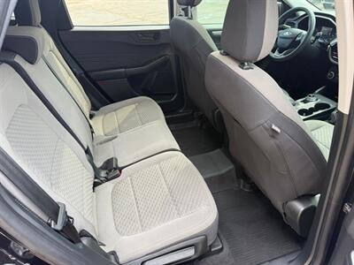 2022 Ford Escape SE   - Photo 10 - Elkhart, IN 46514