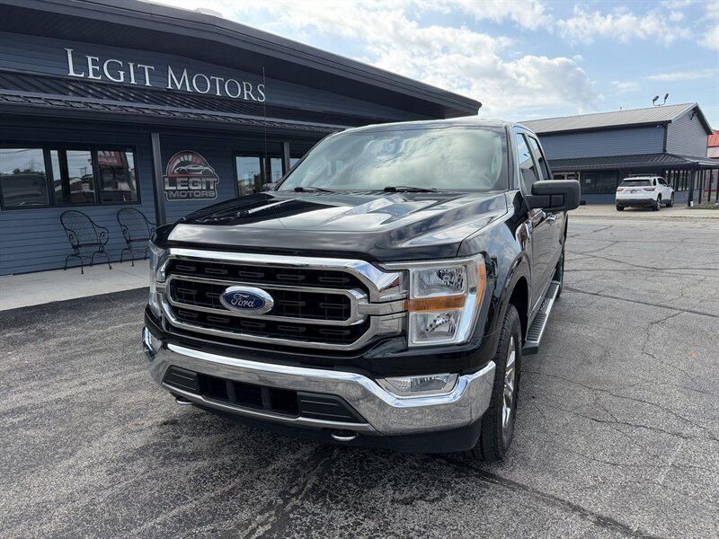 2021 Ford F-150 XLT   - Photo 1 - Elkhart, IN 46514