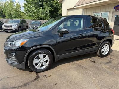2020 Chevrolet Trax LS   - Photo 2 - Elkhart, IN 46514