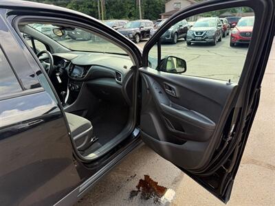2020 Chevrolet Trax LS   - Photo 12 - Elkhart, IN 46514