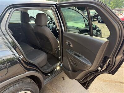 2020 Chevrolet Trax LS   - Photo 14 - Elkhart, IN 46514