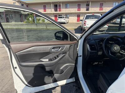 2021 Nissan Rogue SL - Photo 11 - Elkhart, IN 46514
