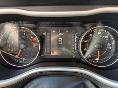 2018 Jeep Cherokee LATITUDE   - Photo 22 - Elkhart, IN 46514