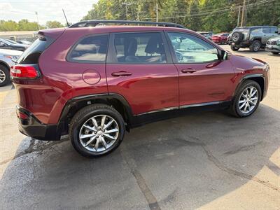 2018 Jeep Cherokee LATITUDE   - Photo 6 - Elkhart, IN 46514