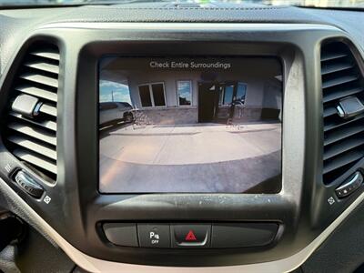 2018 Jeep Cherokee LATITUDE   - Photo 21 - Elkhart, IN 46514