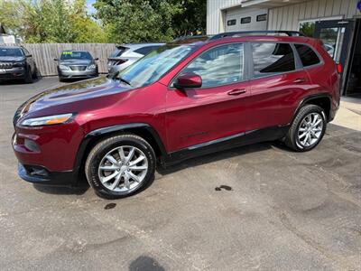 2018 Jeep Cherokee LATITUDE   - Photo 2 - Elkhart, IN 46514