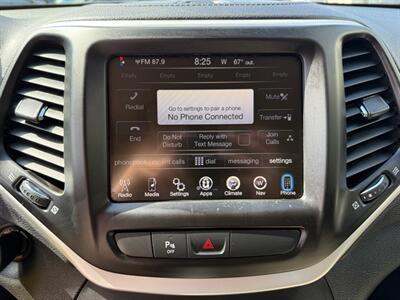 2018 Jeep Cherokee LATITUDE   - Photo 20 - Elkhart, IN 46514