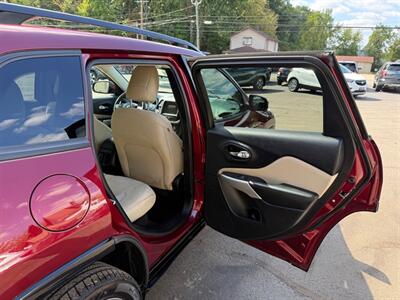 2018 Jeep Cherokee LATITUDE   - Photo 14 - Elkhart, IN 46514