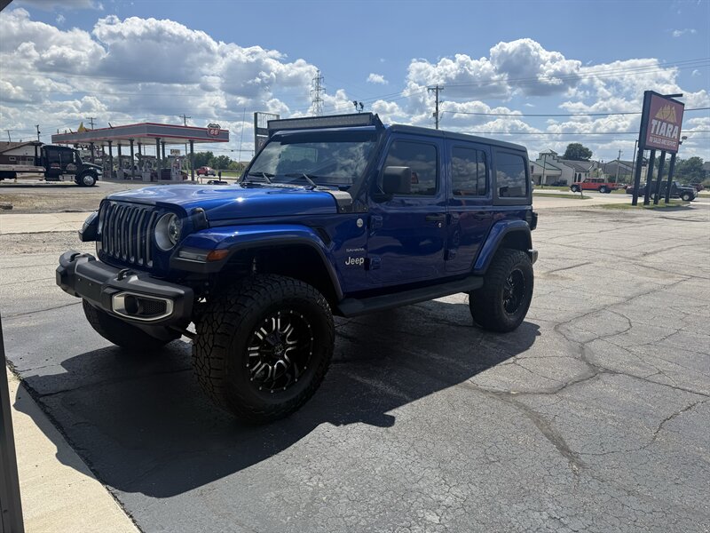 2018 Jeep Wrangler Unlimited Sahara   - Photo 1 - Elkhart, IN 46514