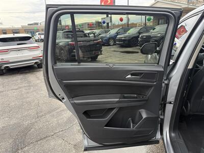 2021 Volkswagen Atlas V6 SE R-Line 4Motion - Photo 13 - Elkhart, IN 46514