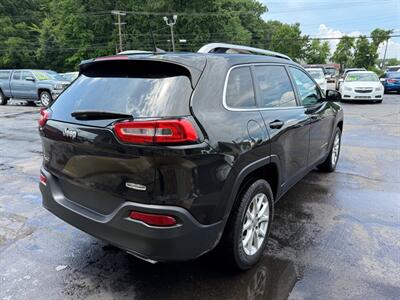 2016 Jeep Cherokee LATITUDE   - Photo 6 - Elkhart, IN 46514