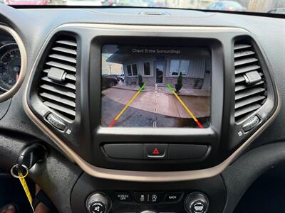 2016 Jeep Cherokee LATITUDE   - Photo 18 - Elkhart, IN 46514