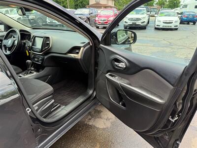 2016 Jeep Cherokee LATITUDE   - Photo 16 - Elkhart, IN 46514