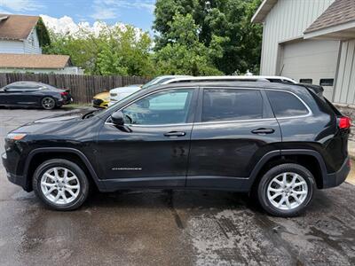 2016 Jeep Cherokee LATITUDE   - Photo 4 - Elkhart, IN 46514