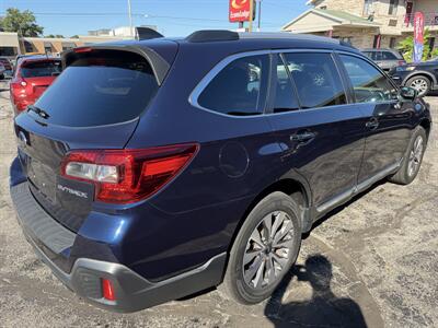 2018 Subaru Outback 2.5i Touring - Photo 7 - Elkhart, IN 46514
